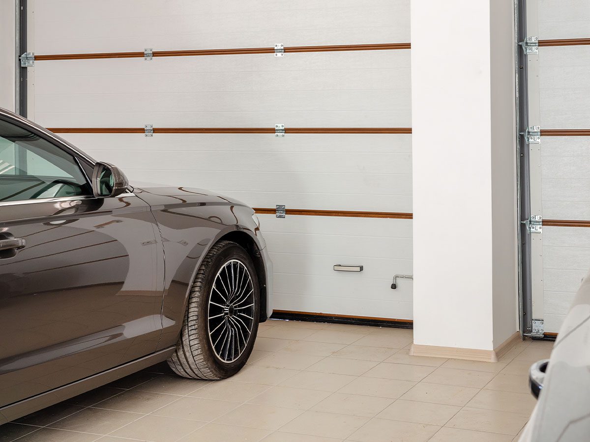1200x900GMB-3 cars parked inside garage